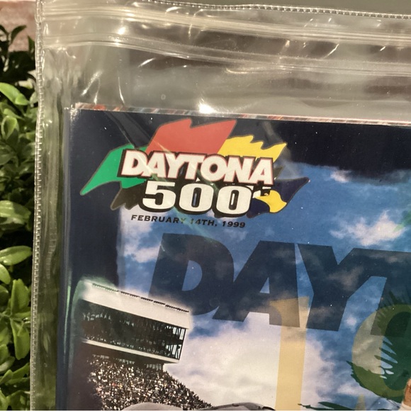 Vintage & MUST SEE Special Offer - 1999 Daytona 500 Official Program - Sealed - Picture 4 of 14